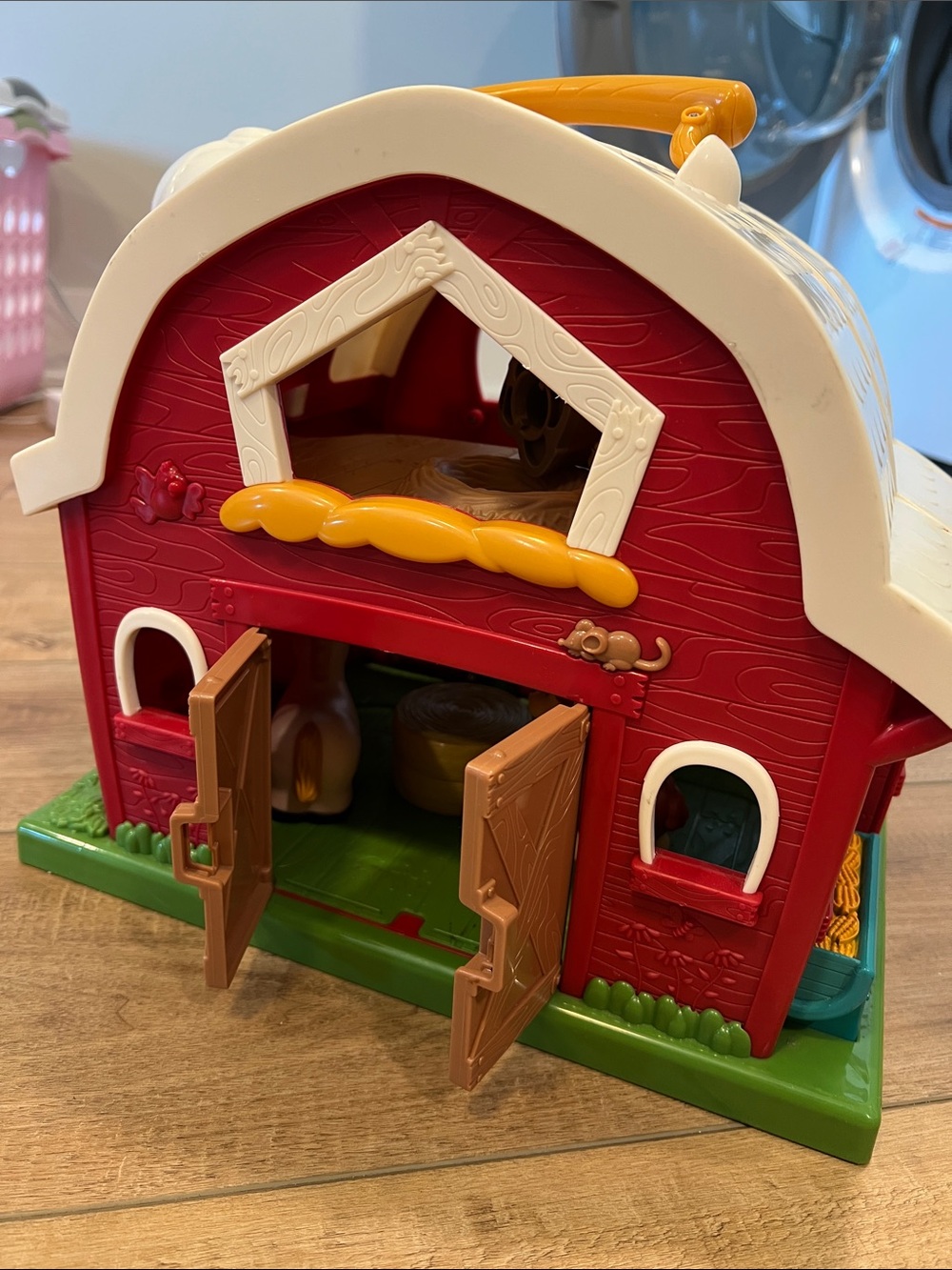 Battet - Toy Farm Play-Set, Red Barn, Farm Animals